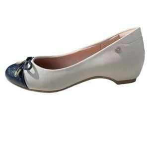 EUC Soft Step Cream & Navy Blue Low-heel Slip-on Shoes size 6